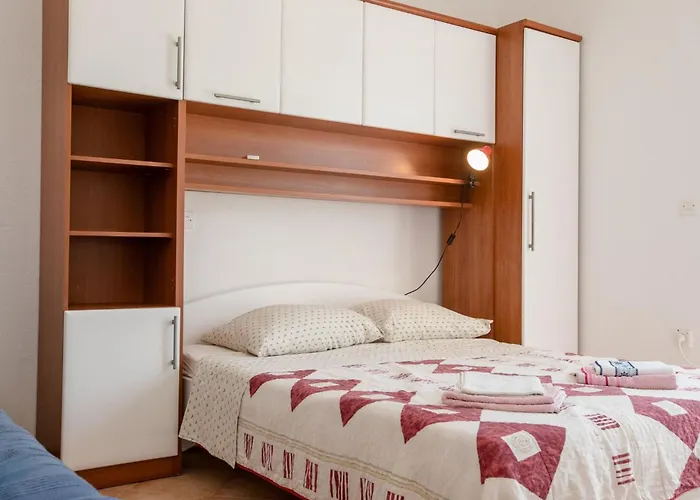 公寓 Eg Marjetka Bis 9 By Interhome